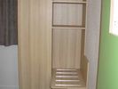 armoire range valise chambre hotel